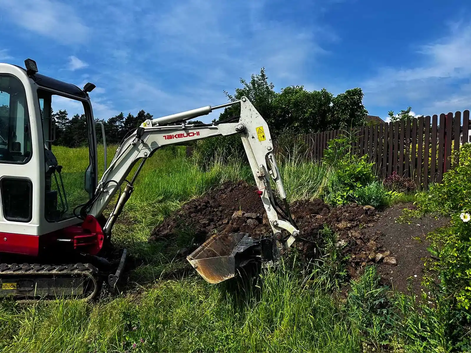 Výkopové práce — Takeuchi TB016